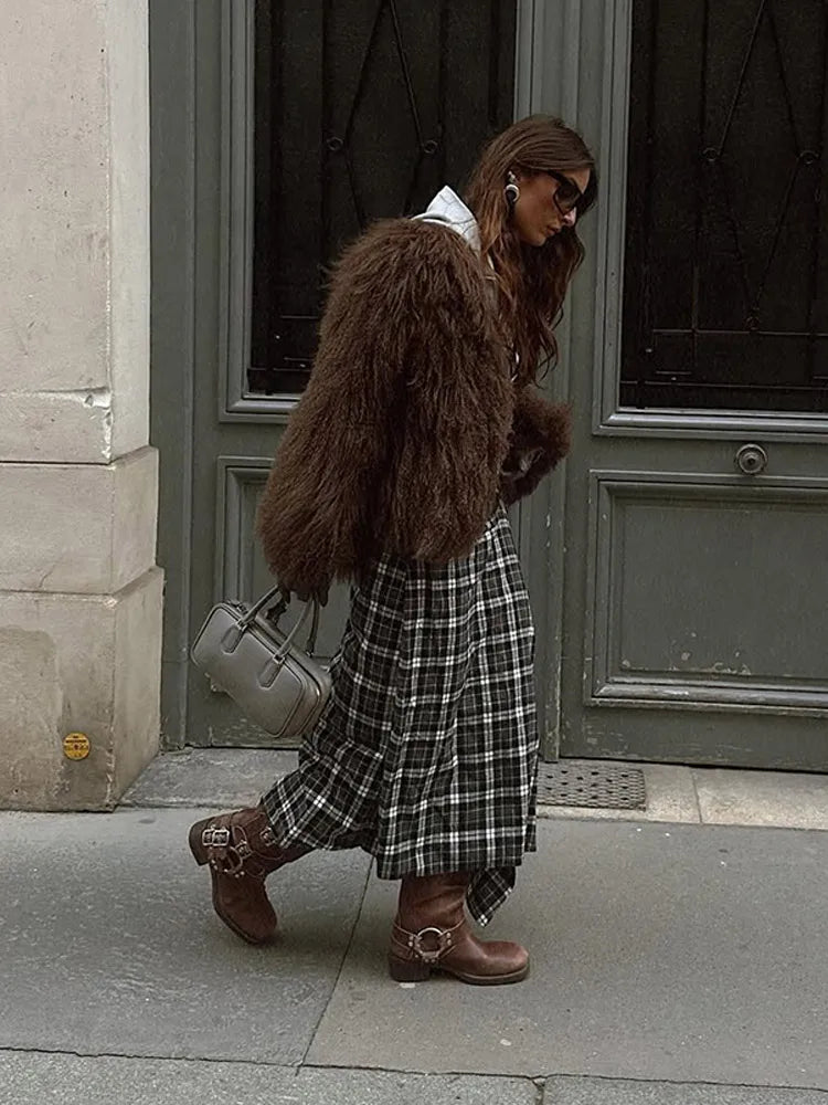 Elegant Faux Fur Short Jacket Women Chic Long Sleeve Loose Cardigan Jackets Lady 2025 Winter Daily Vacation Street Outwear